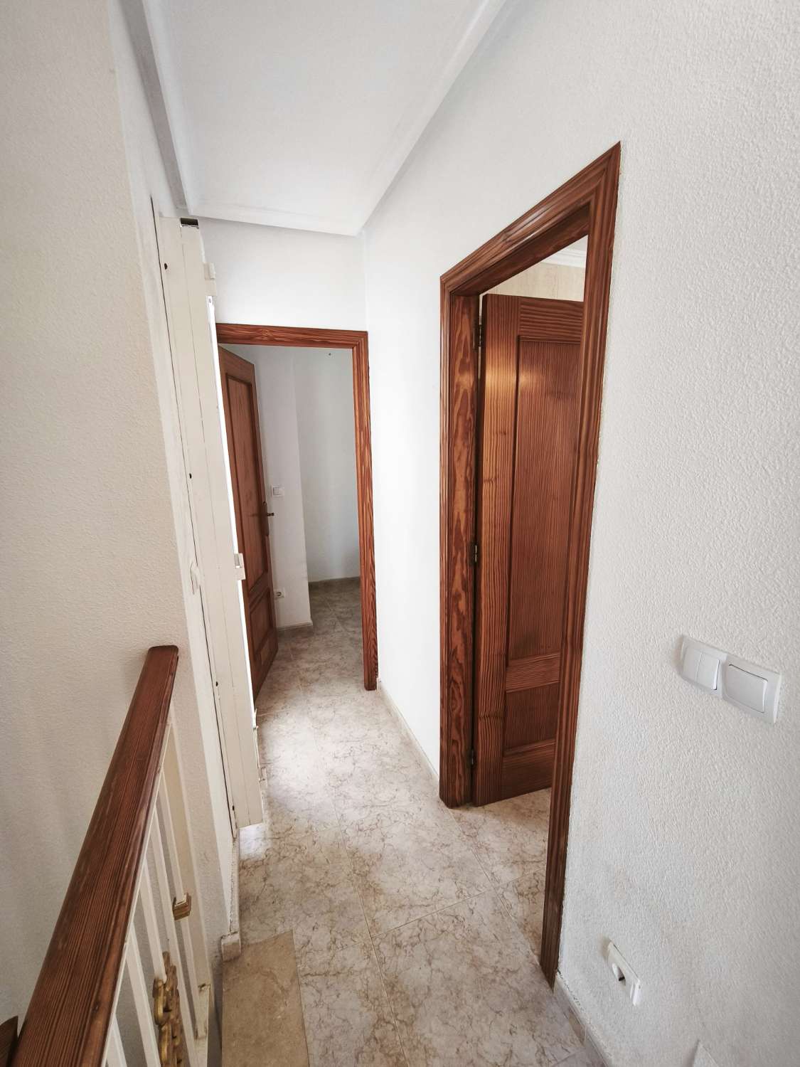 Herenhuis met 3 slaapkamers en 2 badkamers in Los Altos.