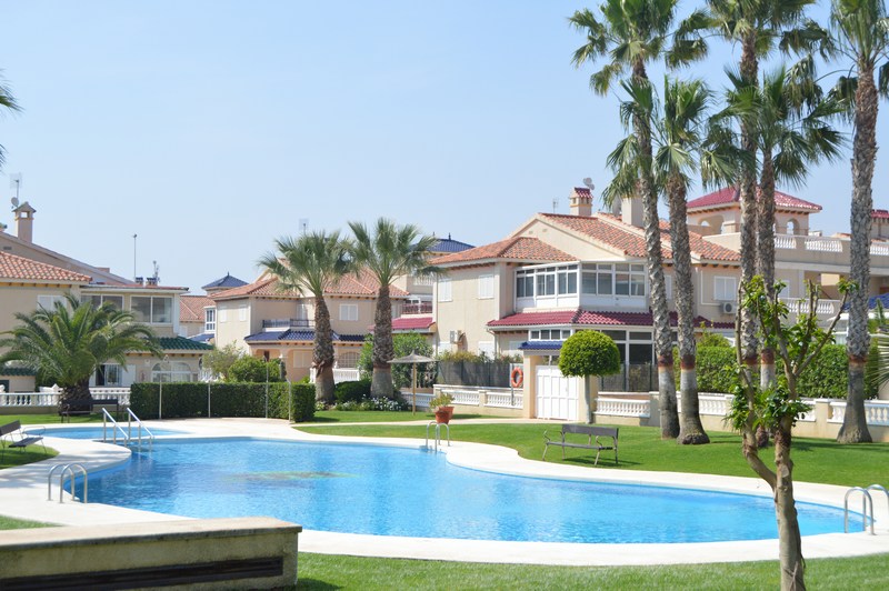 Precioso apartamento con vistas al mar en Zeniamar 3