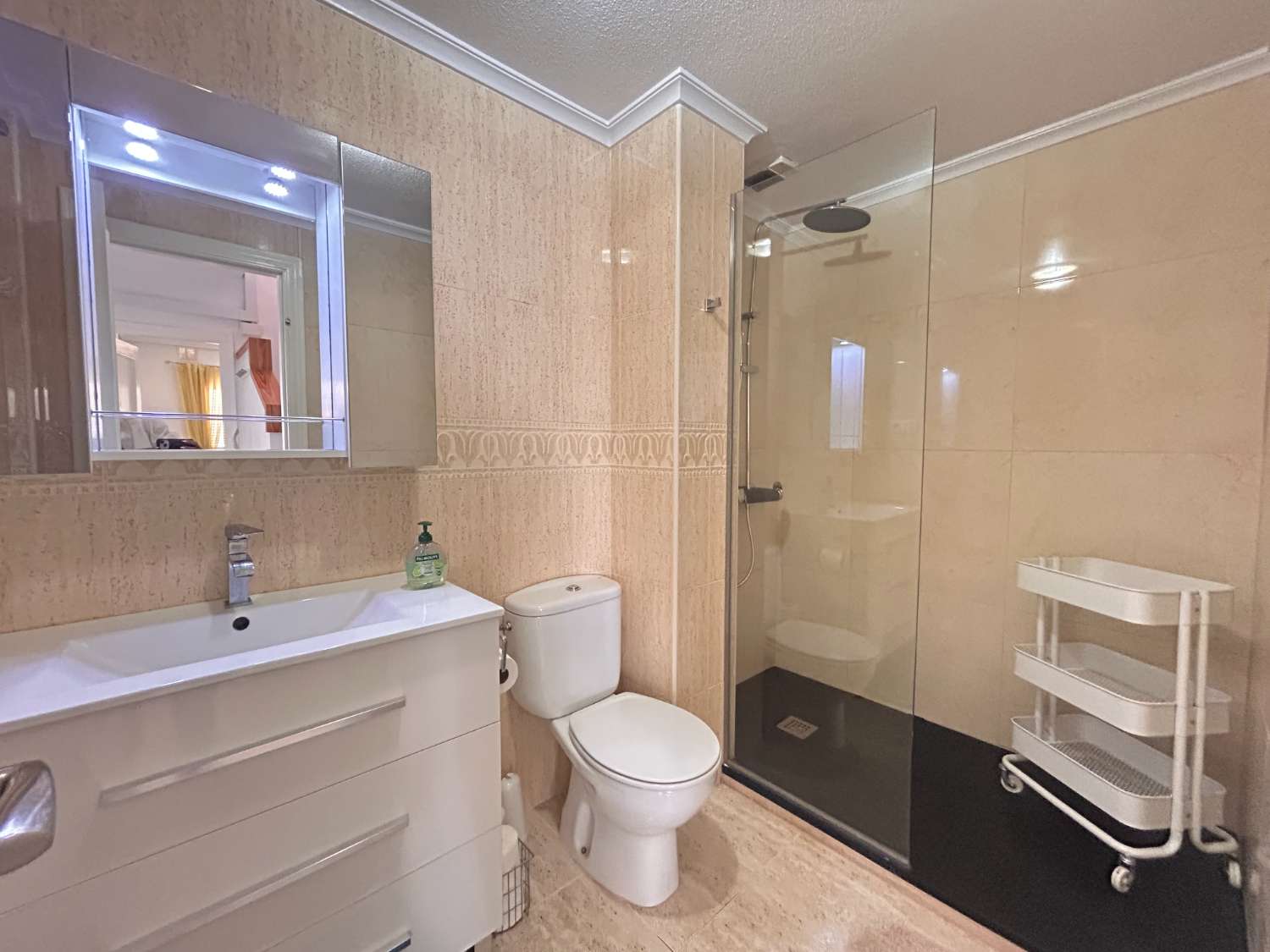 Precioso apartamento con vistas al mar en Zeniamar 3