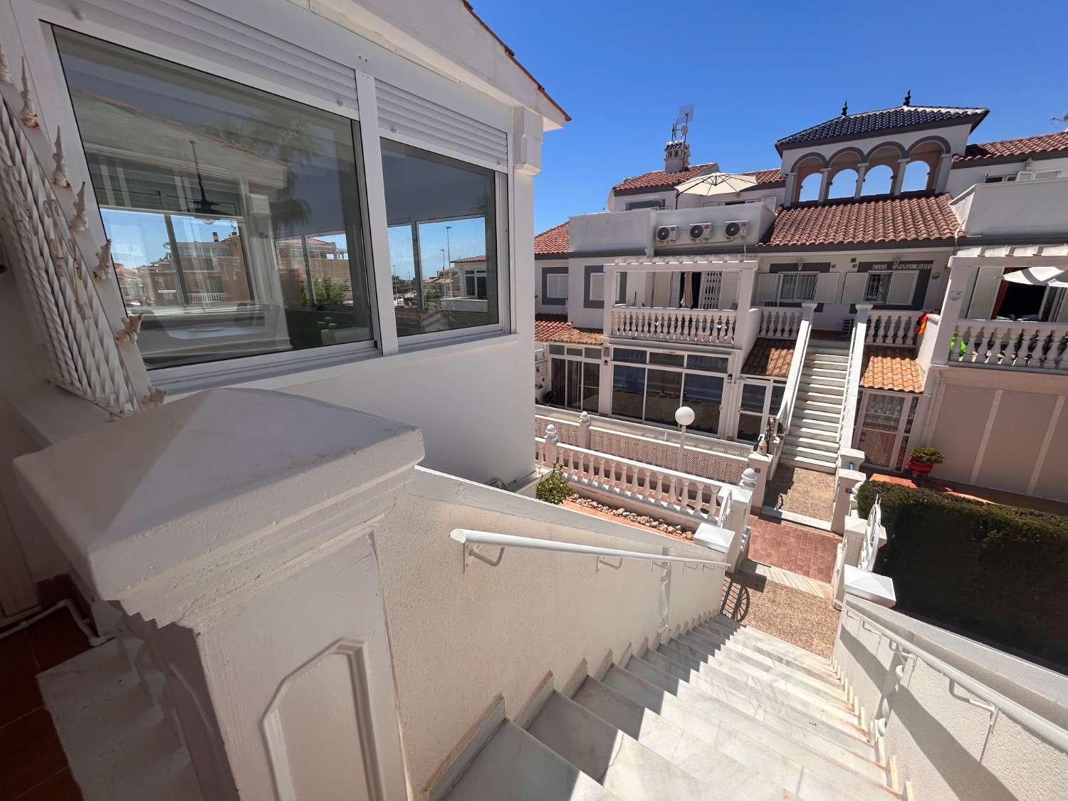 Precioso apartamento con vistas al mar en Zeniamar 3