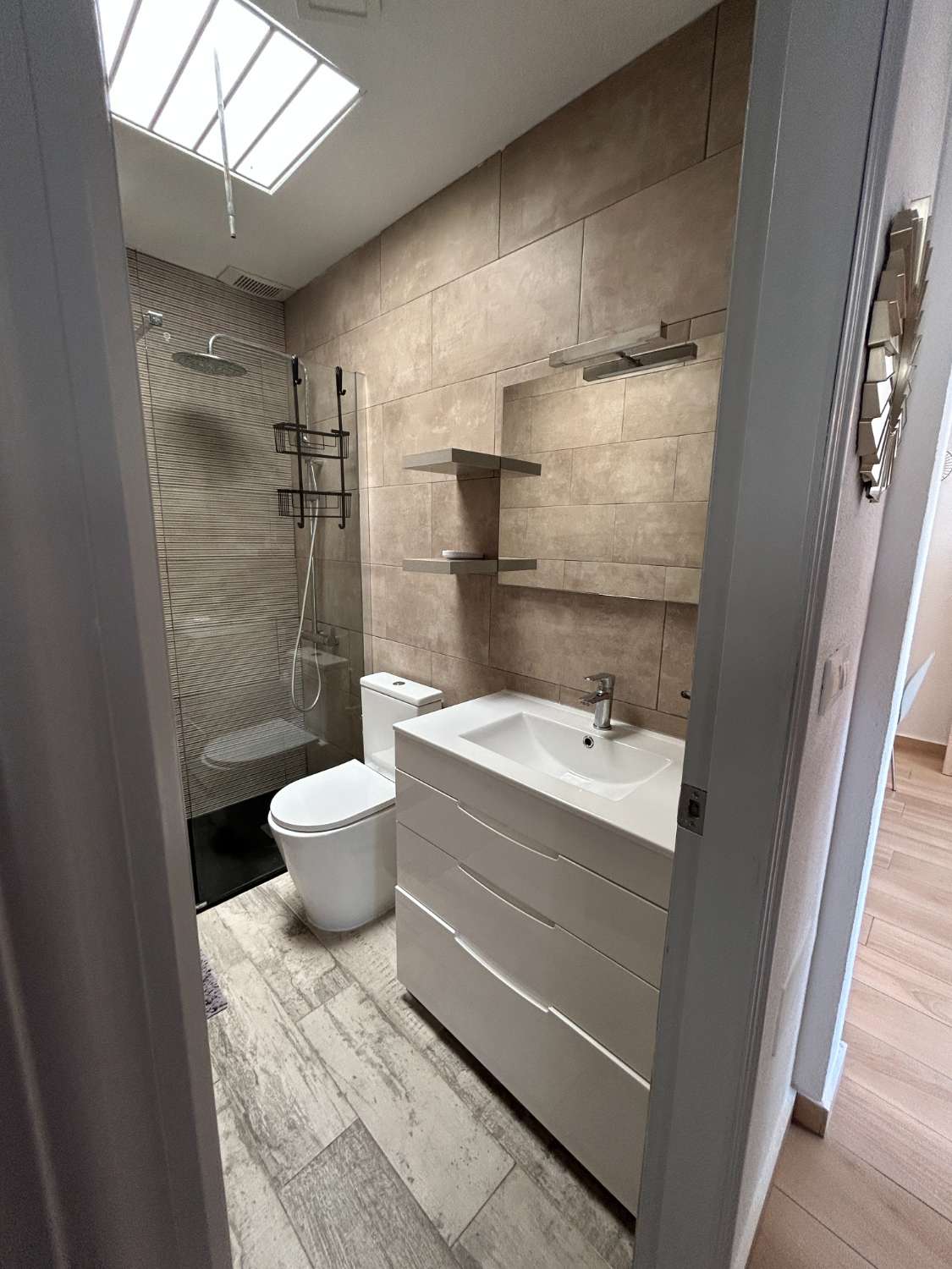 Bungalow de 3 dormitorios, 1 baño, 1 piscina comunitaria totalmente reformado en Los Altos ( Torrevieja )