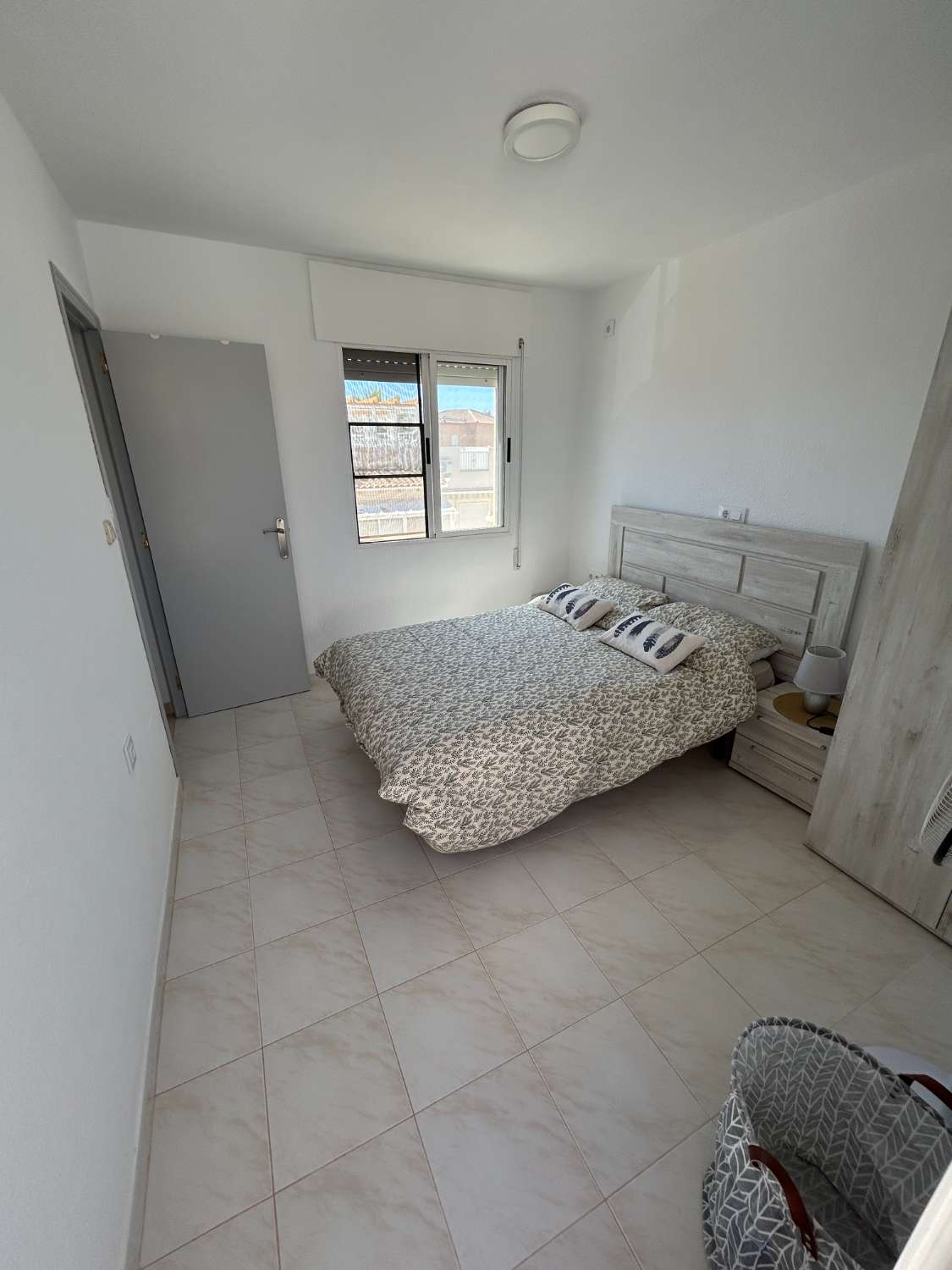 Bungalow de 3 dormitorios, 1 baño, 1 piscina comunitaria totalmente reformado en Los Altos ( Torrevieja )