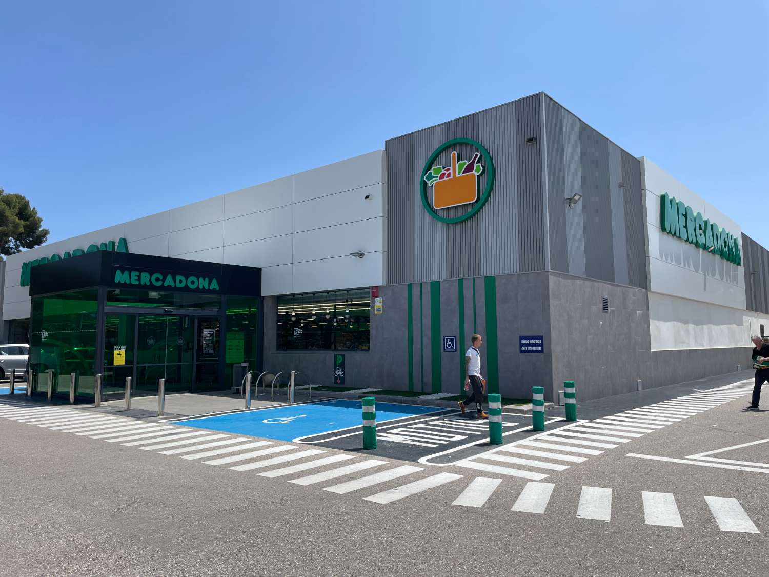 Bungalow de 3 dormitorios, 1 baño, 1 piscina comunitaria totalmente reformado en Los Altos ( Torrevieja )
