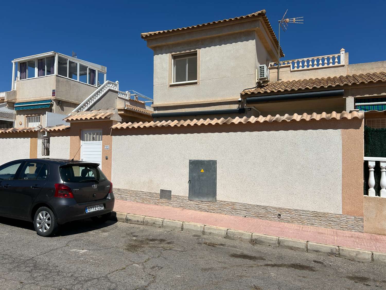 Bungalow de 3 dormitorios, 1 baño, 1 piscina comunitaria totalmente reformado en Los Altos ( Torrevieja )