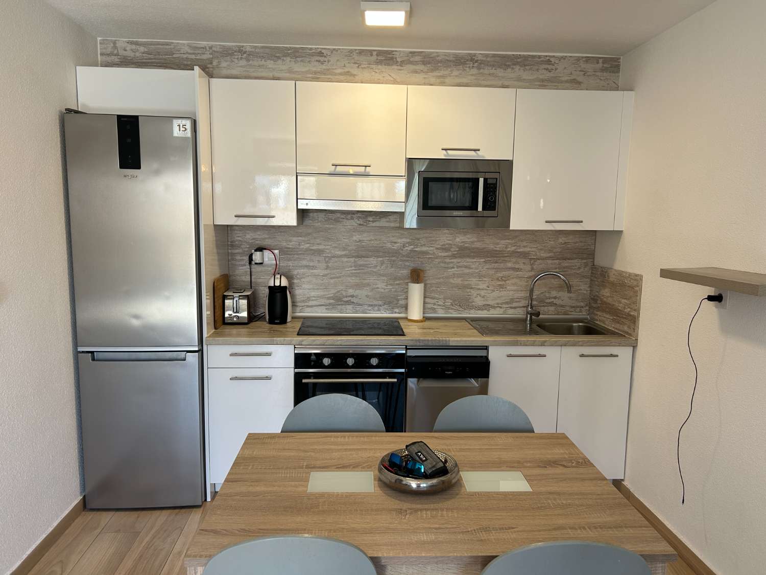 Bungalow de 3 dormitorios, 1 baño, 1 piscina comunitaria totalmente reformado en Los Altos ( Torrevieja )
