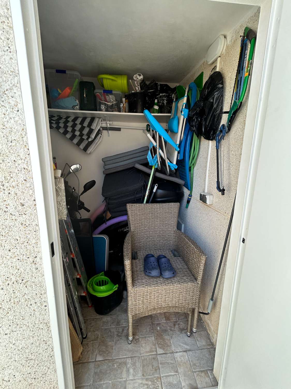 Bungalow de 3 dormitorios, 1 baño, 1 piscina comunitaria totalmente reformado en Los Altos ( Torrevieja )