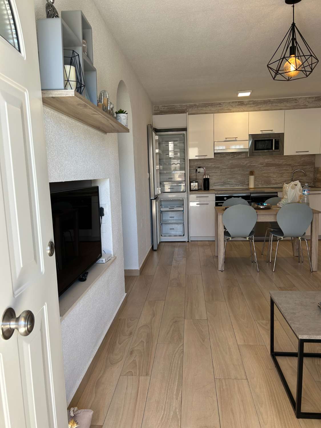 Bungalow de 3 dormitorios, 1 baño, 1 piscina comunitaria totalmente reformado en Los Altos ( Torrevieja )