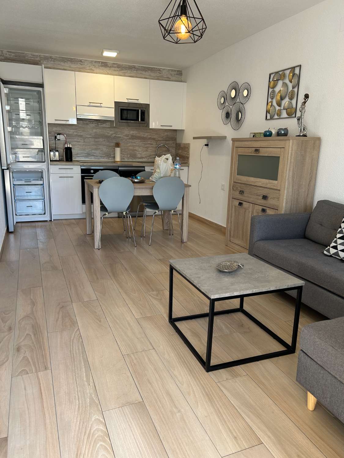 Bungalow de 3 dormitorios, 1 baño, 1 piscina comunitaria totalmente reformado en Los Altos ( Torrevieja )