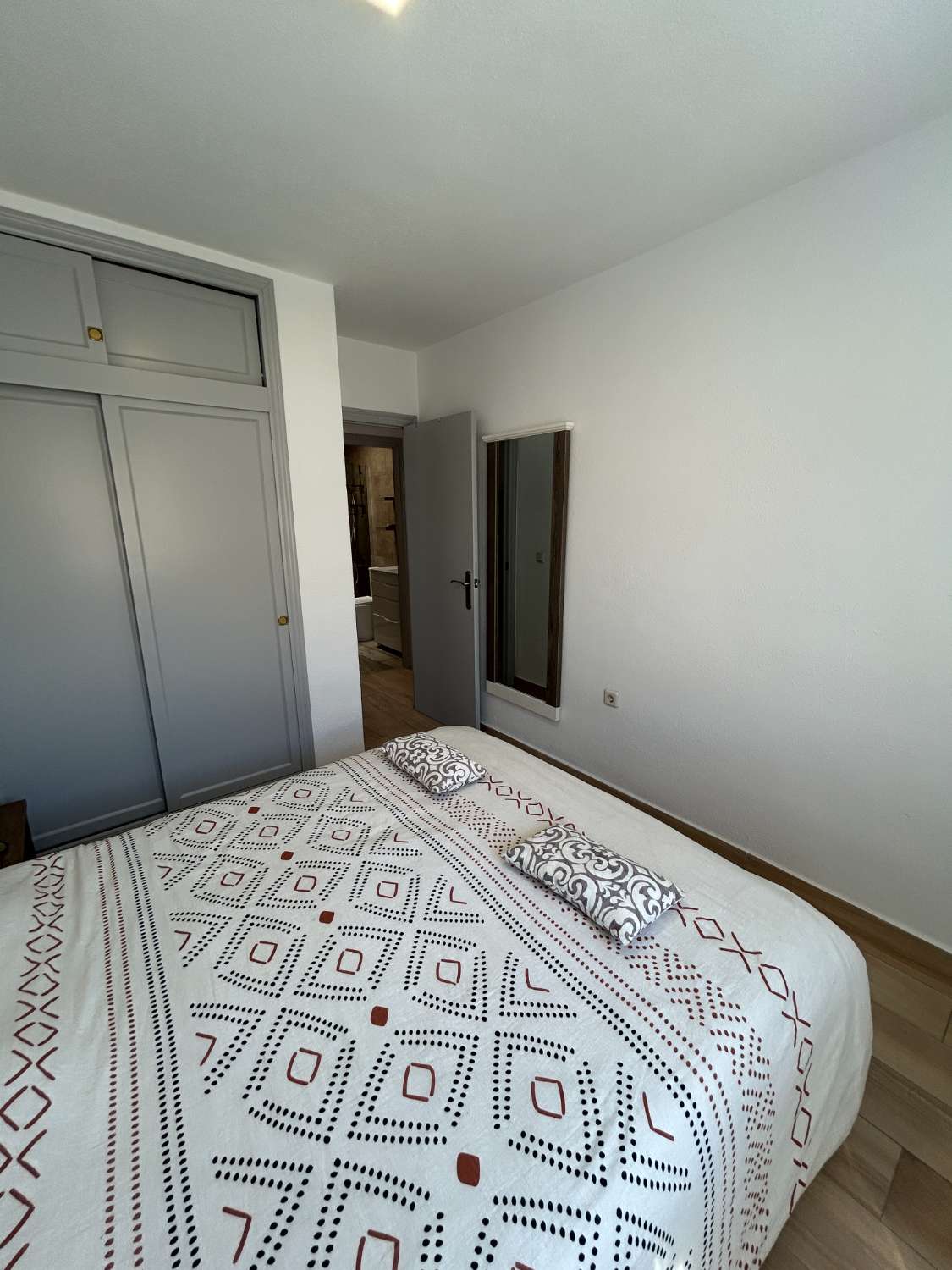 Bungalow de 3 dormitorios, 1 baño, 1 piscina comunitaria totalmente reformado en Los Altos ( Torrevieja )