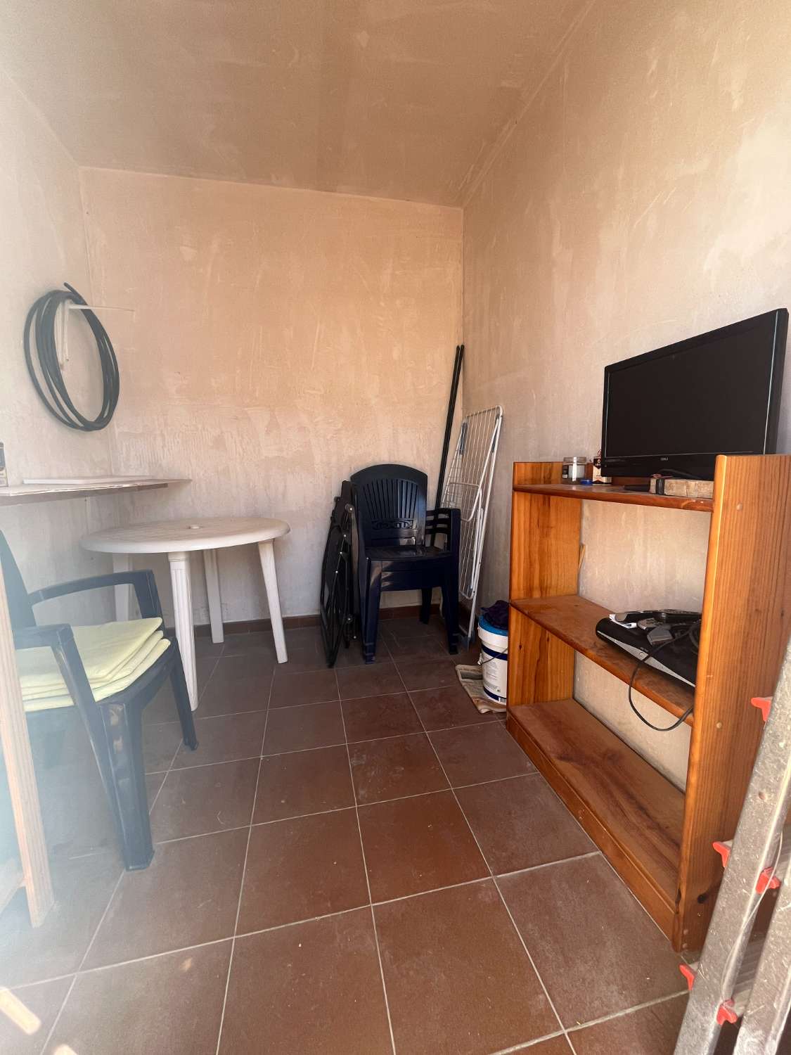 Solrig lejlighed på øverste etage med havudsigt og privat solarium i La Ciñuelica, Punta Prima