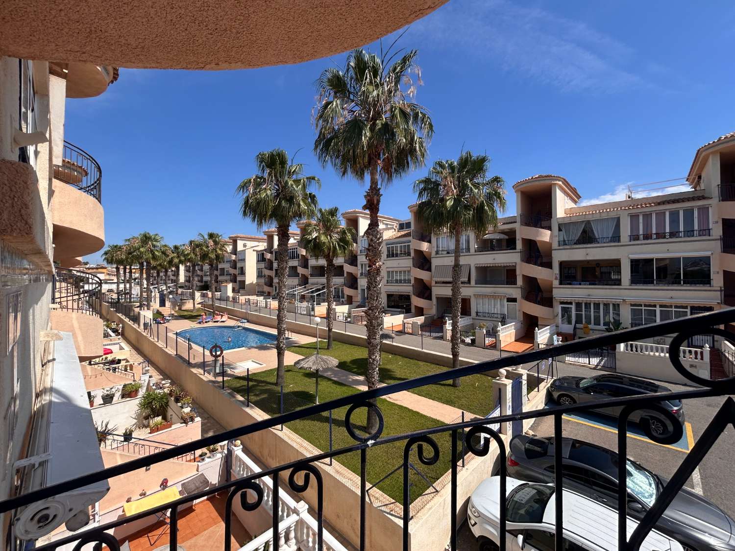 Precioso apartamento con vistas al mar y garaje