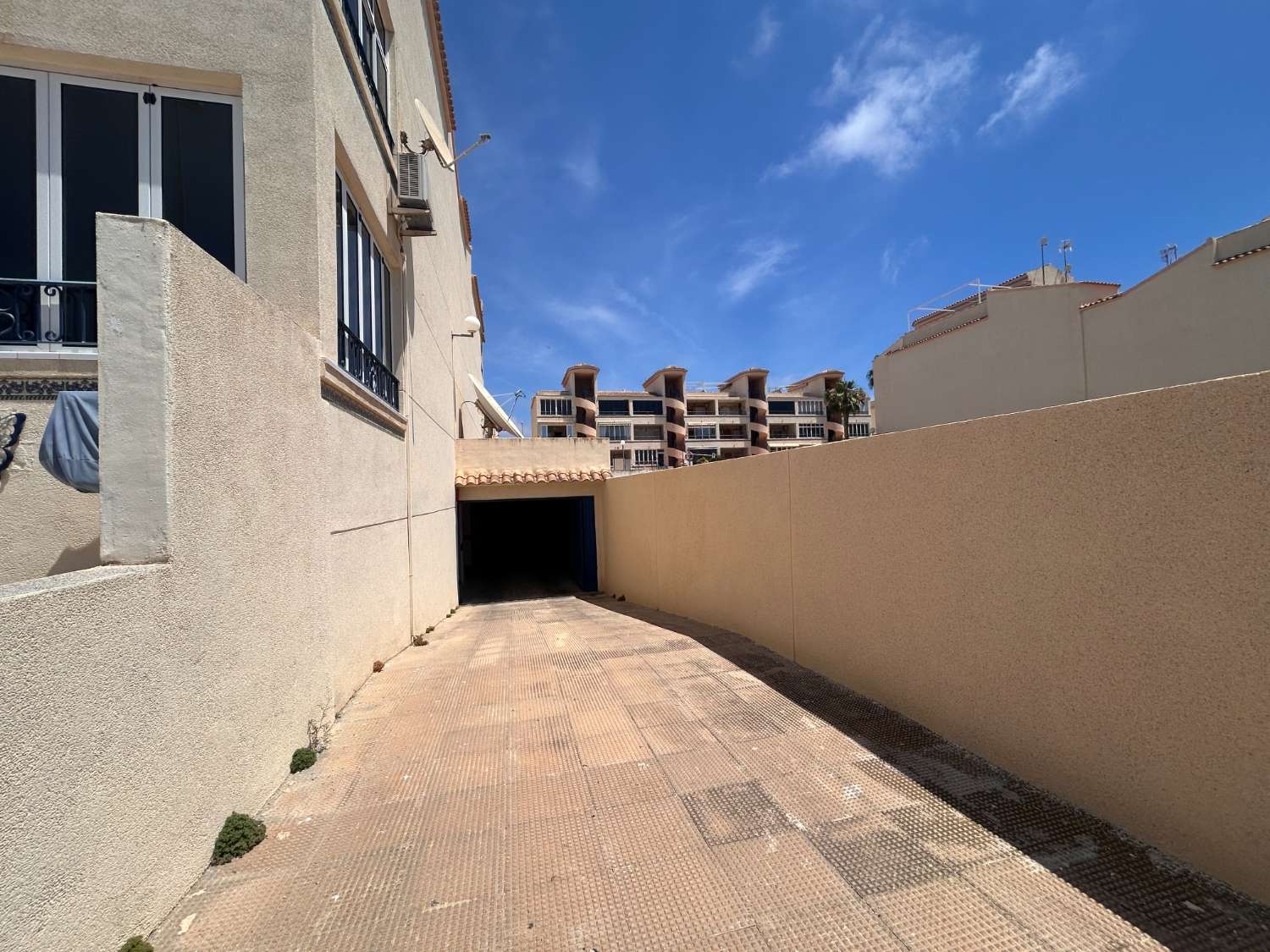 Precioso apartamento con vistas al mar y garaje