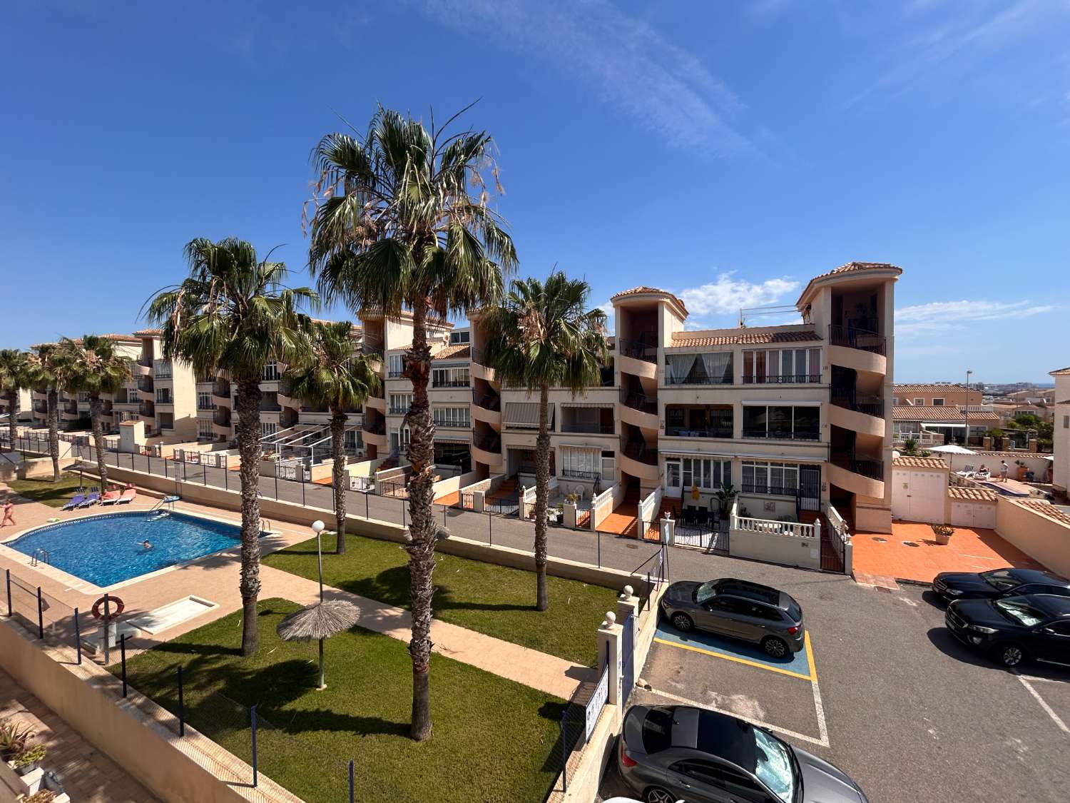 Precioso apartamento con vistas al mar y garaje