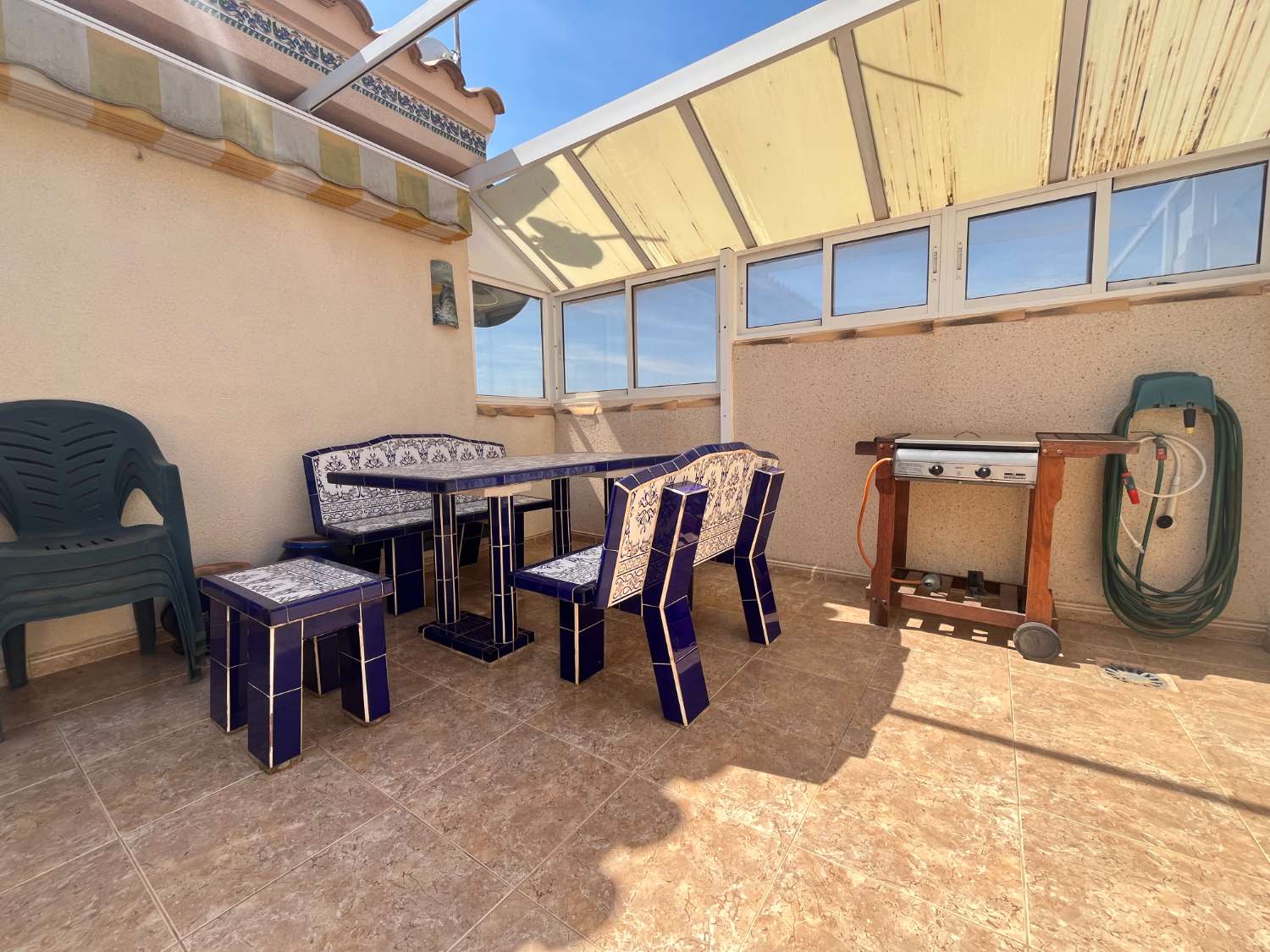 Precioso apartamento con vistas al mar y garaje