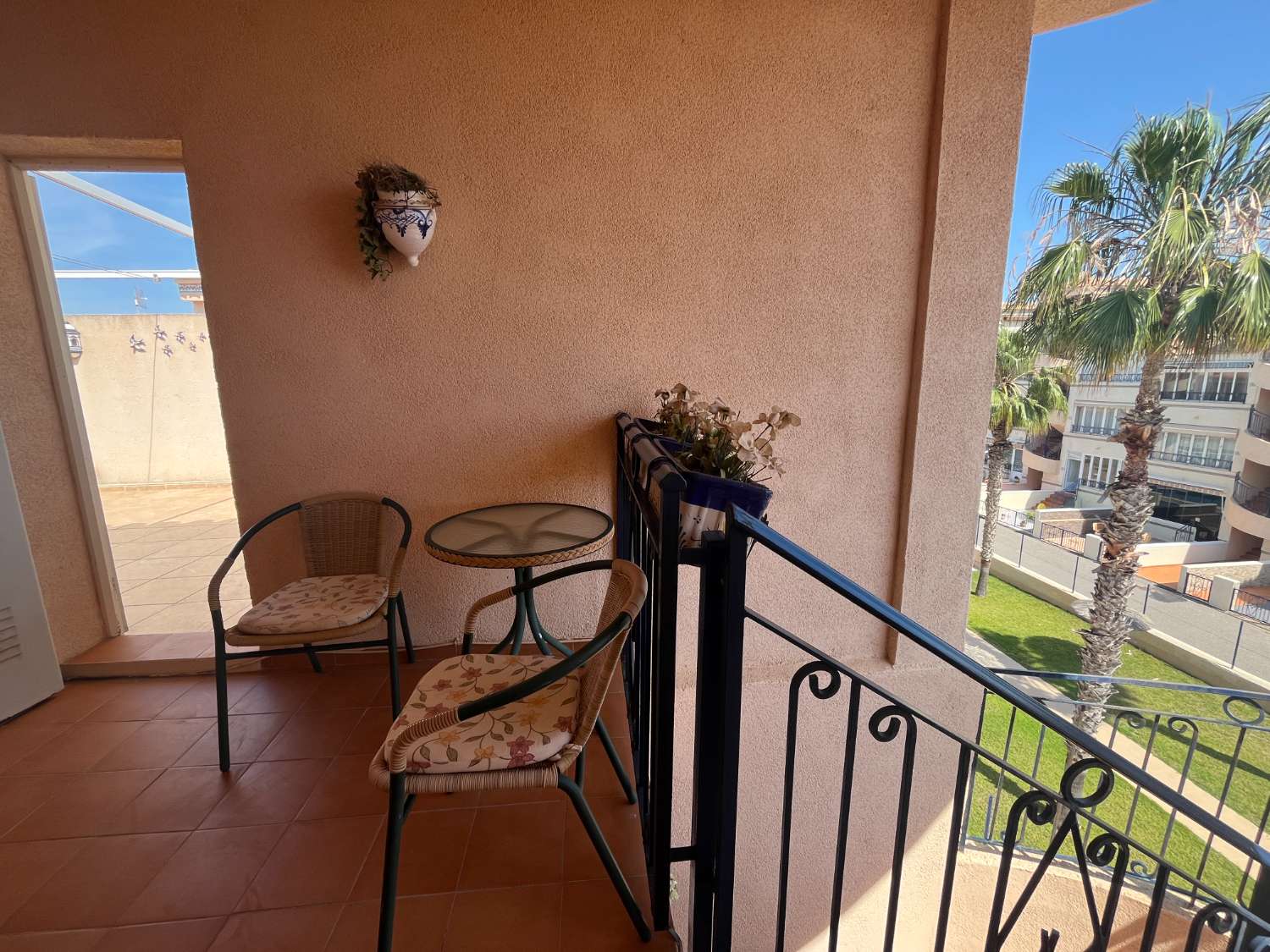 Precioso apartamento con vistas al mar y garaje