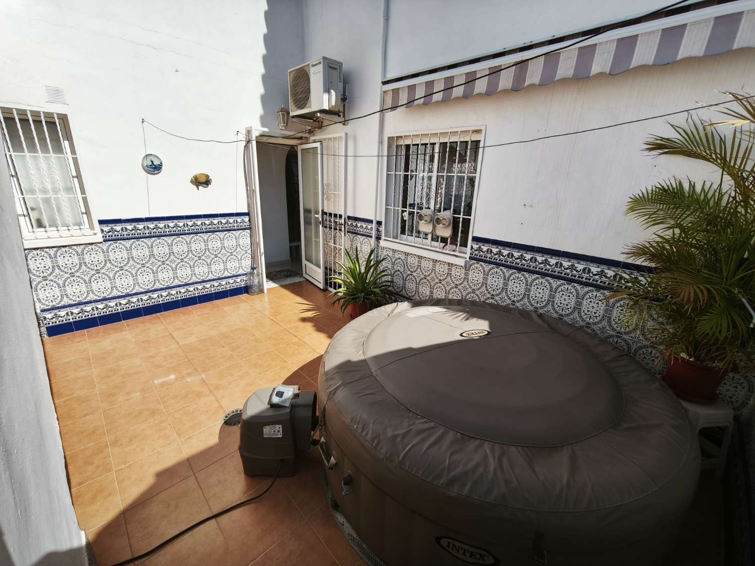 Precioso bungalow de 3 dormitorios y 1 baño.