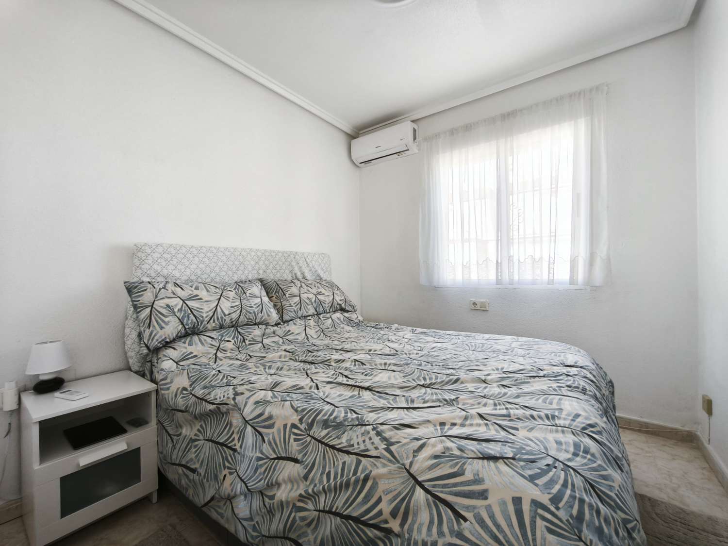 Precioso bungalow de 3 dormitorios y 1 baño.