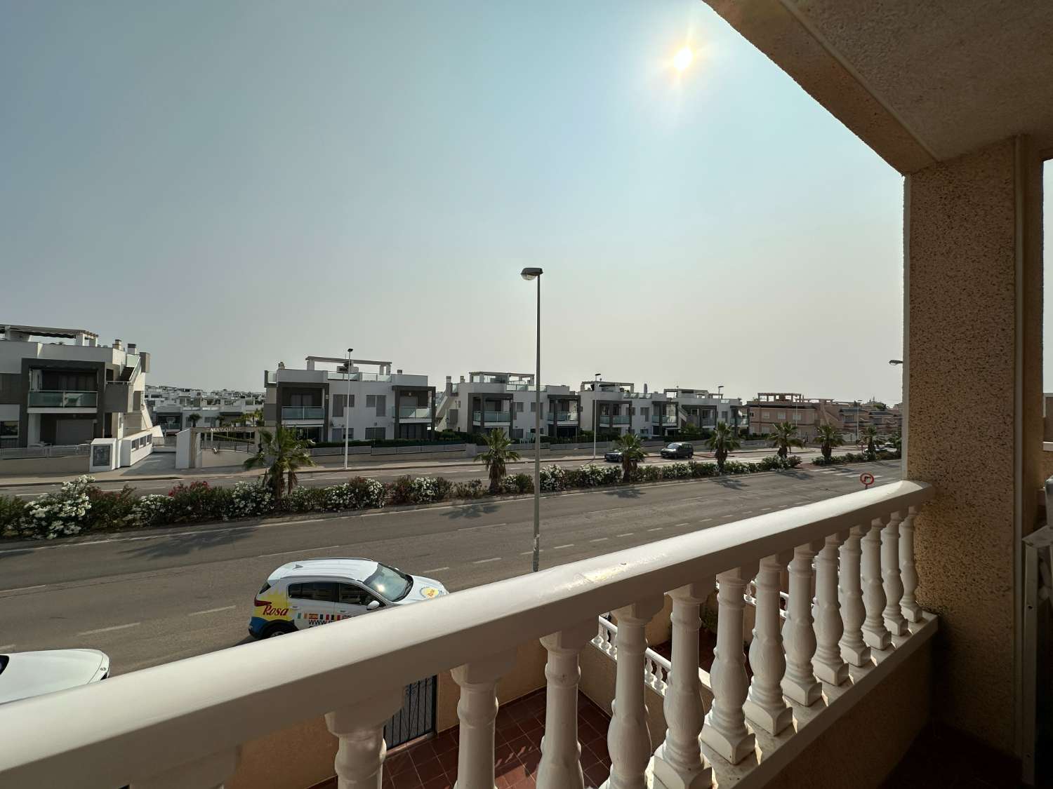 Apartamento de 2 dormitorios en planta alta con solárium en Punta Prima