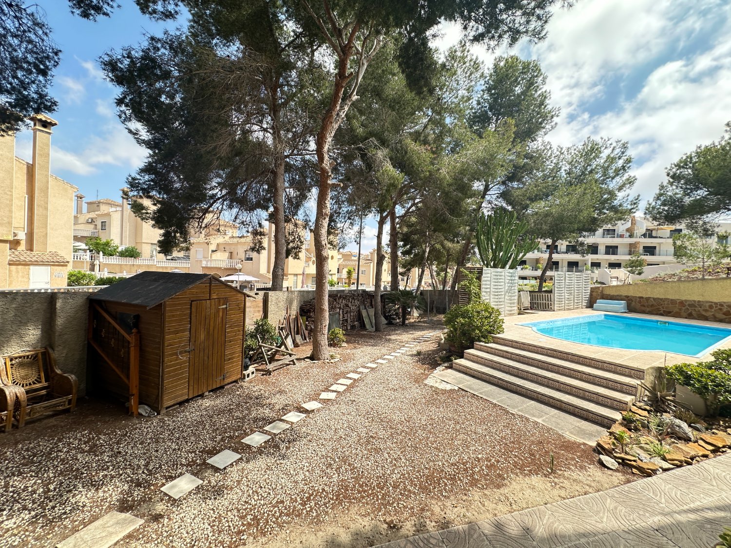 Espectacular chalet independiente con piscina privada en Las Filipinas, Villamartín