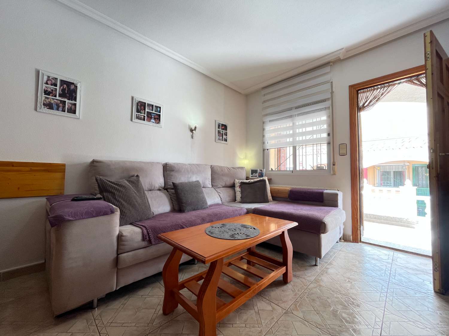 Preciosa Vivienda Tipo Quad de 3 Dormitorios y 2 Baños con Piscina Comunitaria en Comunidad Cerrada – Playa Flamenca