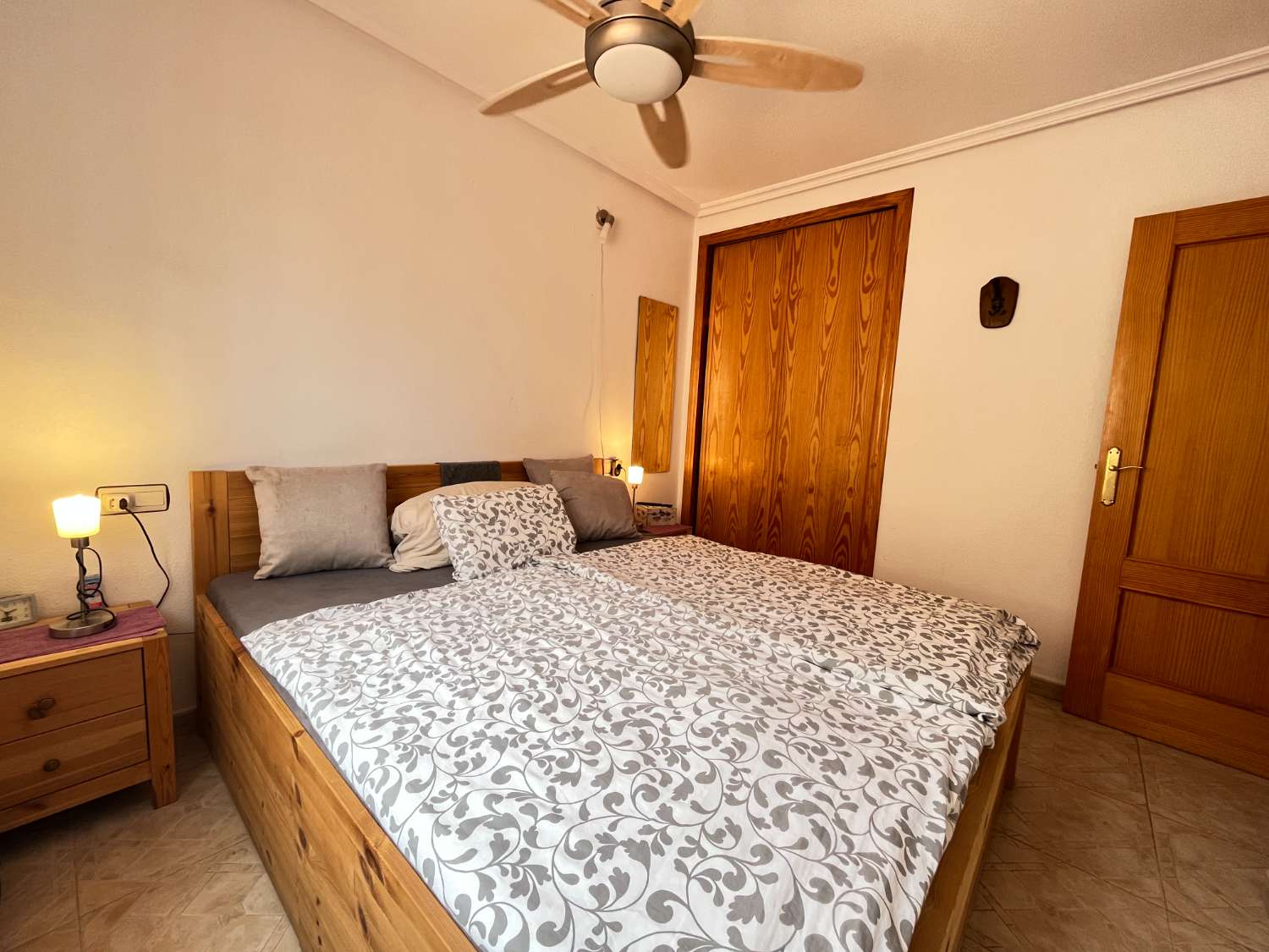 Preciosa Vivienda Tipo Quad de 3 Dormitorios y 2 Baños con Piscina Comunitaria en Comunidad Cerrada – Playa Flamenca