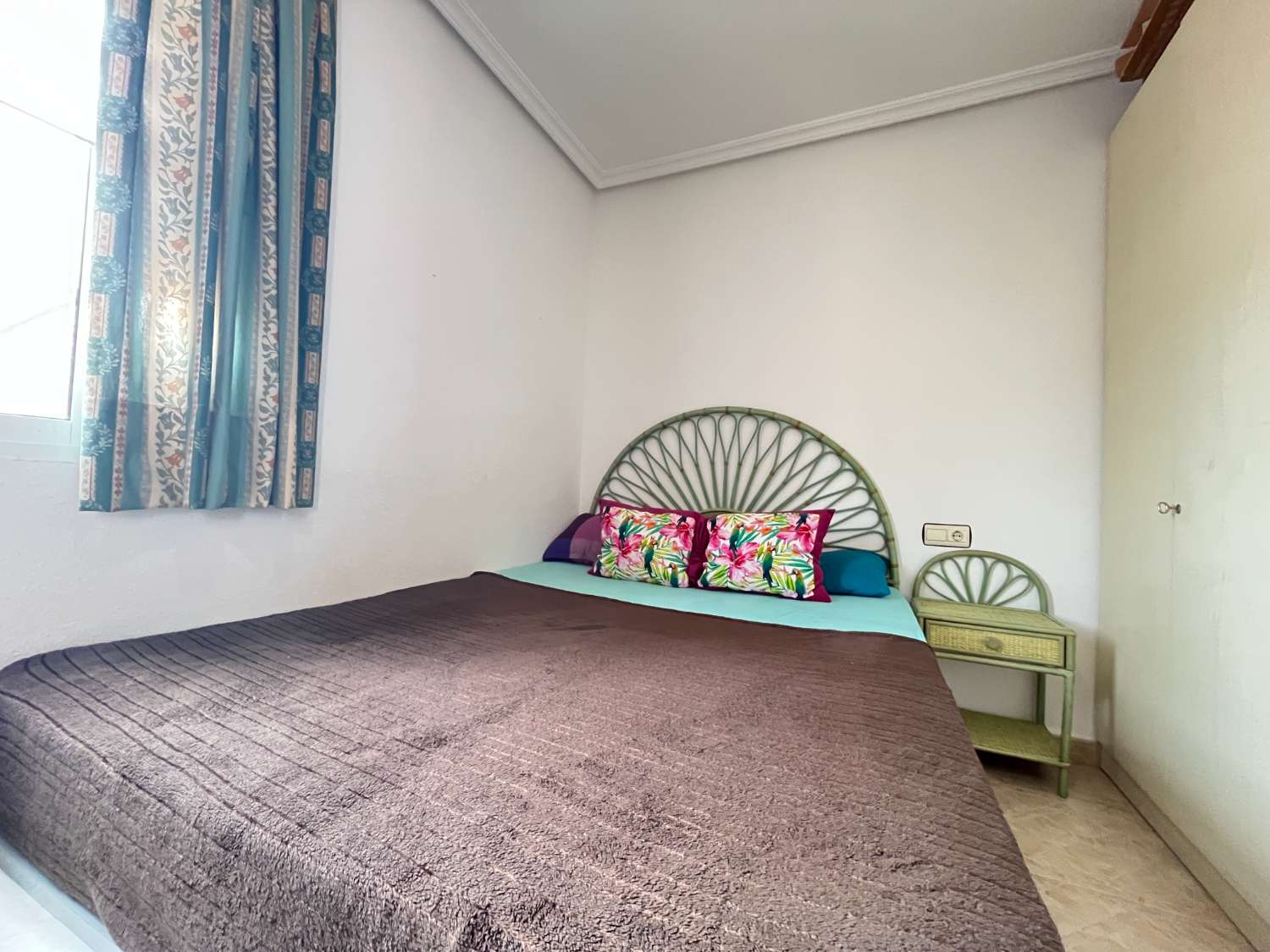 Preciosa Vivienda Tipo Quad de 3 Dormitorios y 2 Baños con Piscina Comunitaria en Comunidad Cerrada – Playa Flamenca