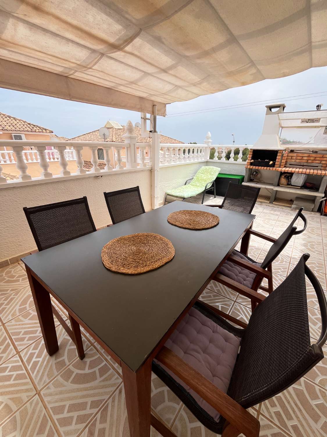 Preciosa Vivienda Tipo Quad de 3 Dormitorios y 2 Baños con Piscina Comunitaria en Comunidad Cerrada – Playa Flamenca