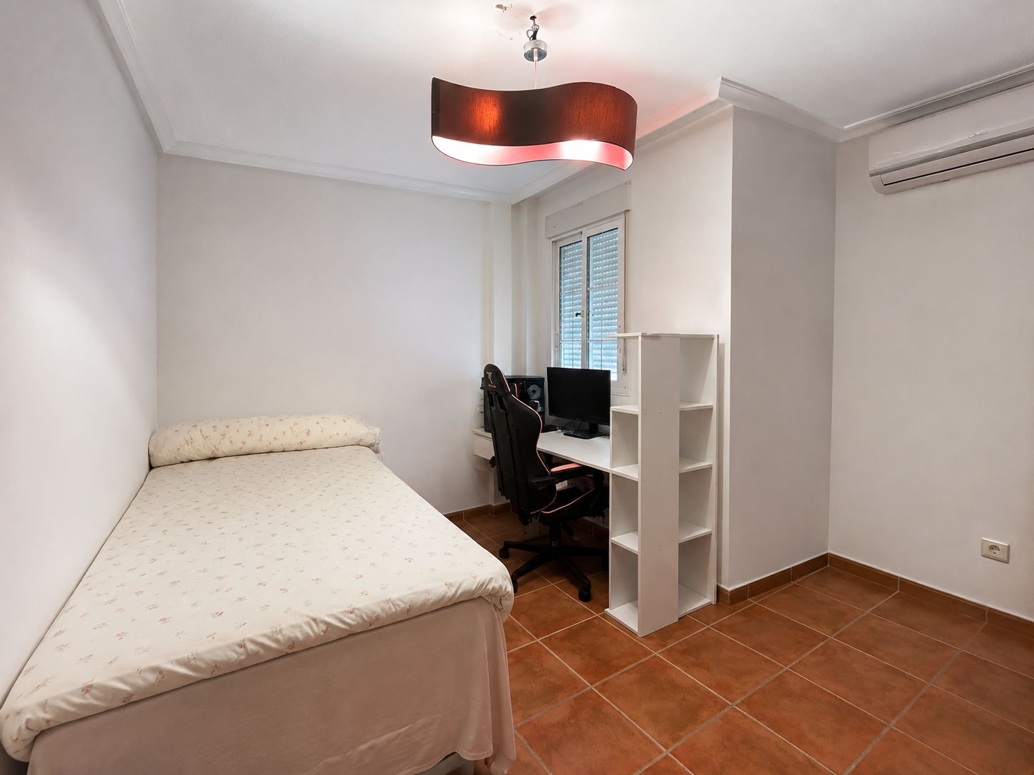 3 bedroom, 2 bathroom duplex with communal pool
