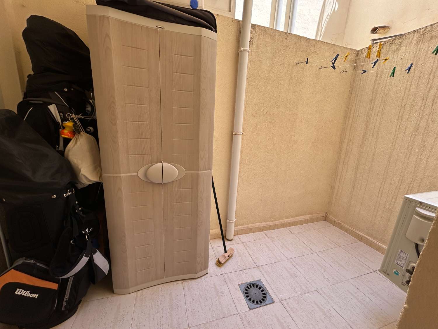 Bonito y acogedor apartamento en la planta baja con 2 dormitorios y 1 baño.