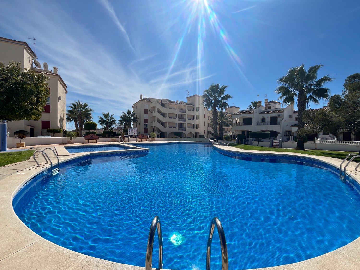 Sørvendt leilighet med 2 soverom og 2 bad i La Florida, Orihuela Costa