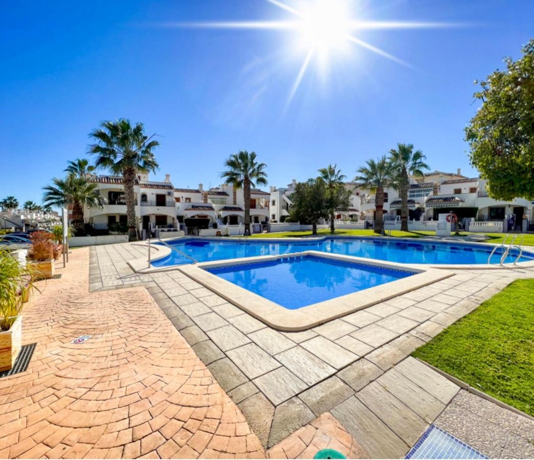 Sørvendt leilighet med 2 soverom og 2 bad i La Florida, Orihuela Costa