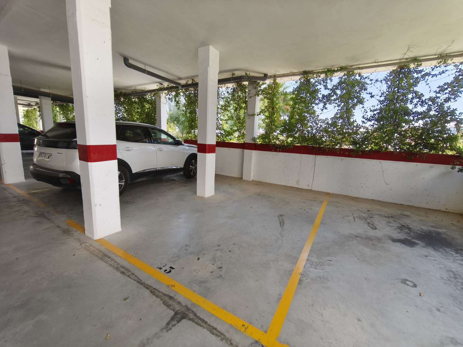 Apartamento de 2 dormitorios, 2 baños, 1 bodega, 1 plaza de garaje y 1 piscina comunitaria completamente nuevo