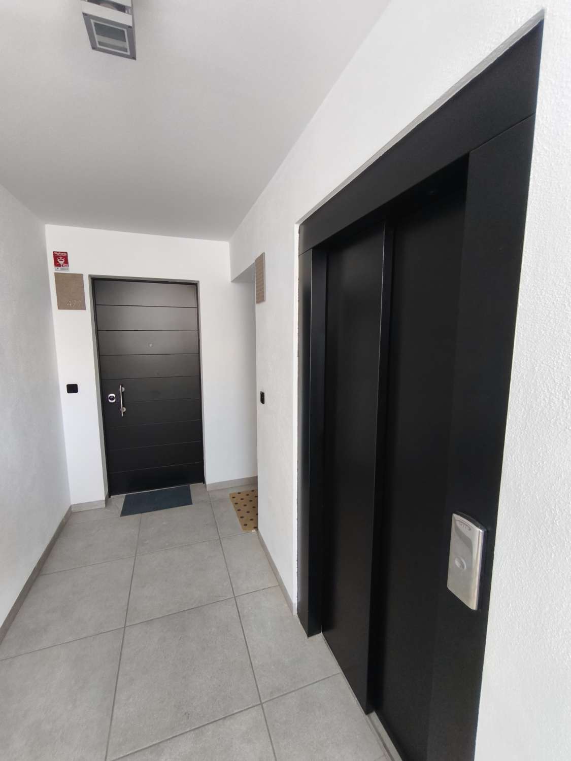 Apartamento de 2 dormitorios, 2 baños, 1 bodega, 1 plaza de garaje y 1 piscina comunitaria completamente nuevo