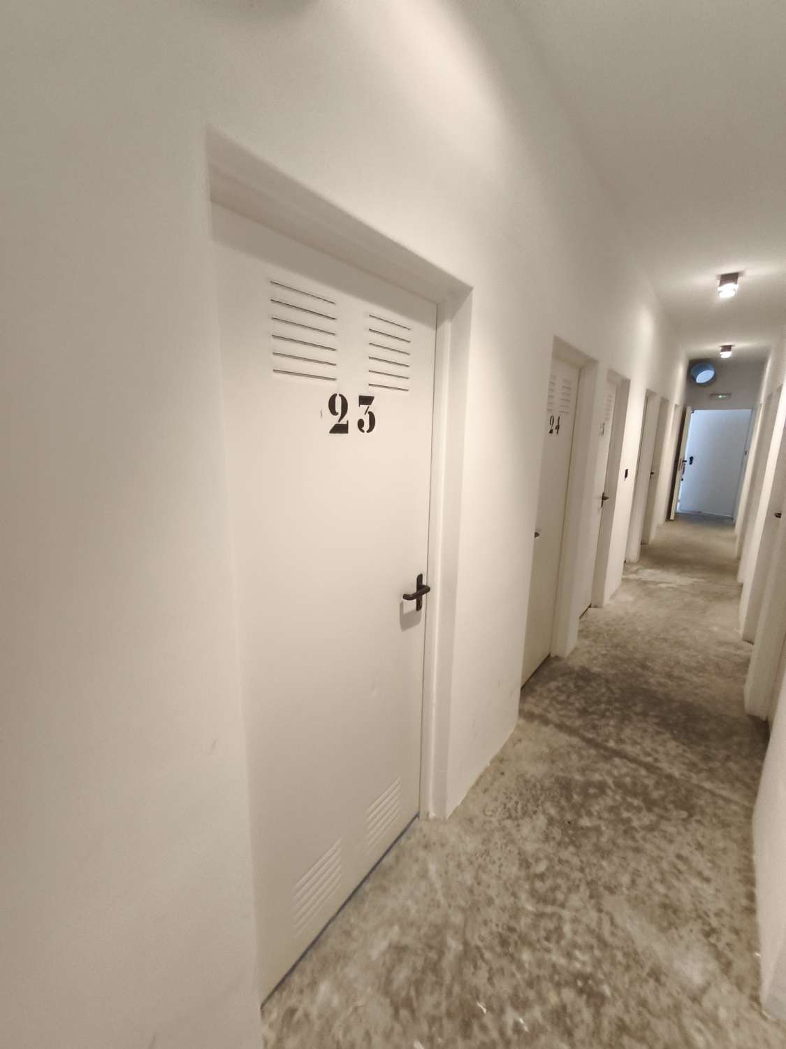 Apartamento de 2 dormitorios, 2 baños, 1 bodega, 1 plaza de garaje y 1 piscina comunitaria completamente nuevo