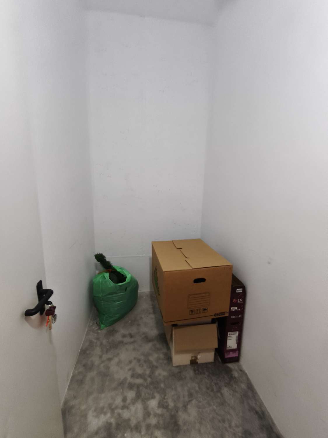 Apartamento de 2 dormitorios, 2 baños, 1 bodega, 1 plaza de garaje y 1 piscina comunitaria completamente nuevo