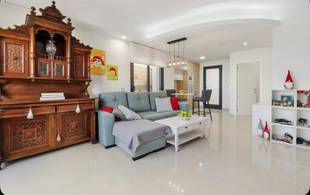 Modernes Traumhaus mit privatem Pool – Baujahr 2020, 3 Schlafzimmer