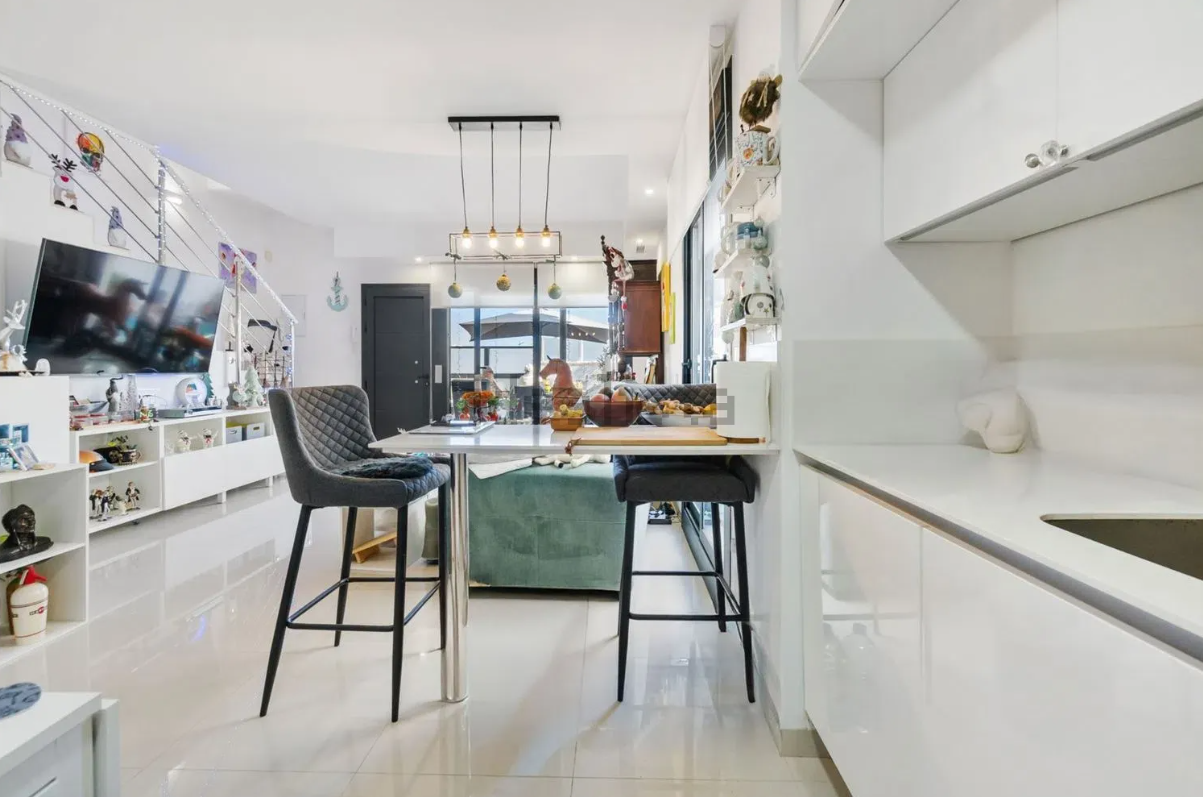 Modernes Traumhaus mit privatem Pool – Baujahr 2020, 3 Schlafzimmer