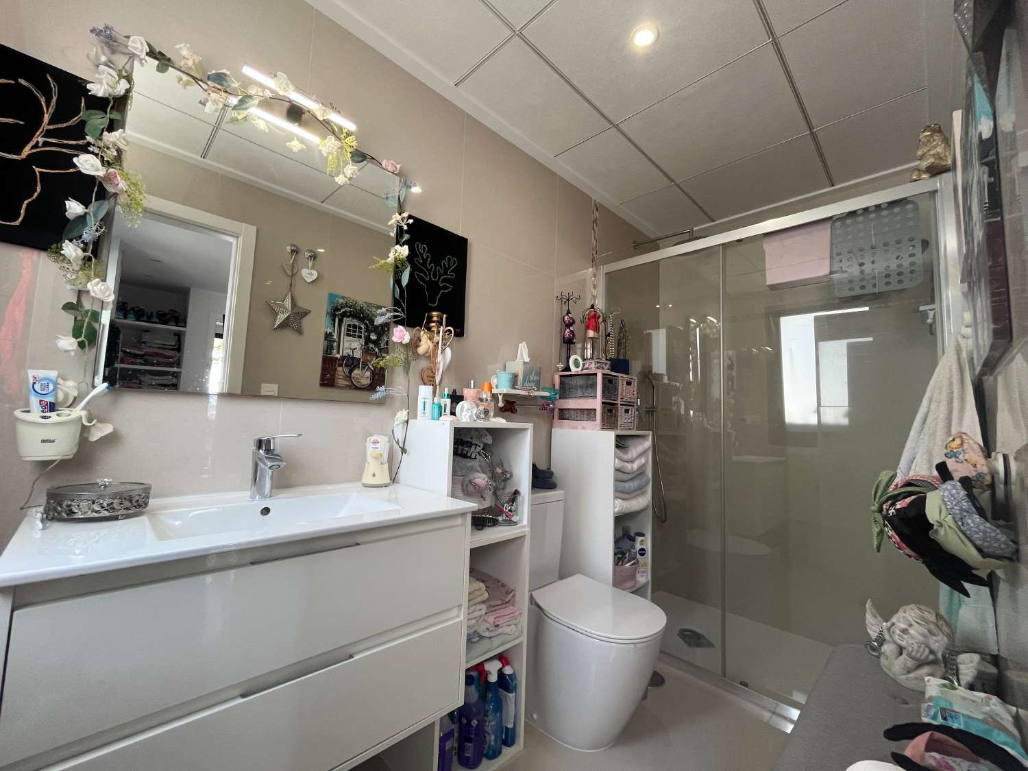 Modernes Traumhaus mit privatem Pool – Baujahr 2020, 3 Schlafzimmer