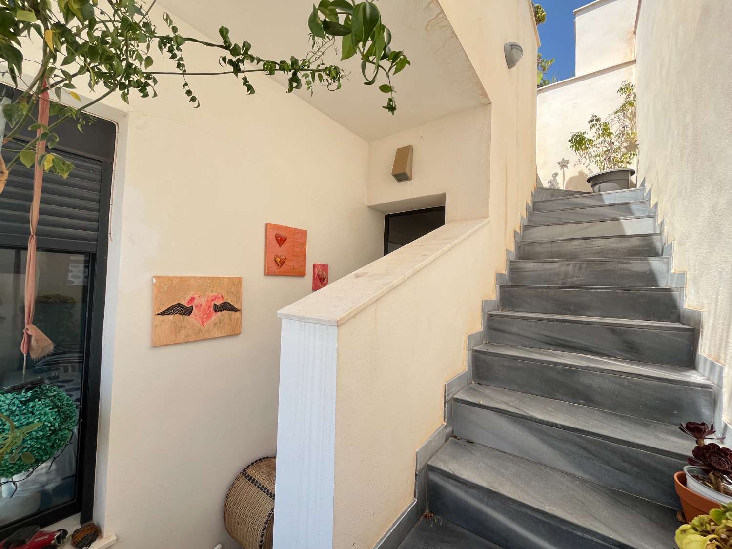 Modernes Traumhaus mit privatem Pool – Baujahr 2020, 3 Schlafzimmer