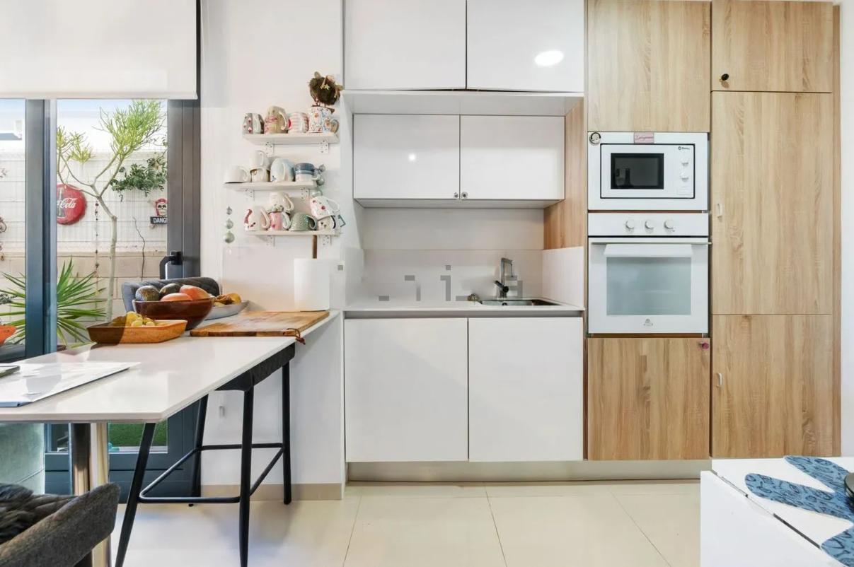 Modernes Traumhaus mit privatem Pool – Baujahr 2020, 3 Schlafzimmer