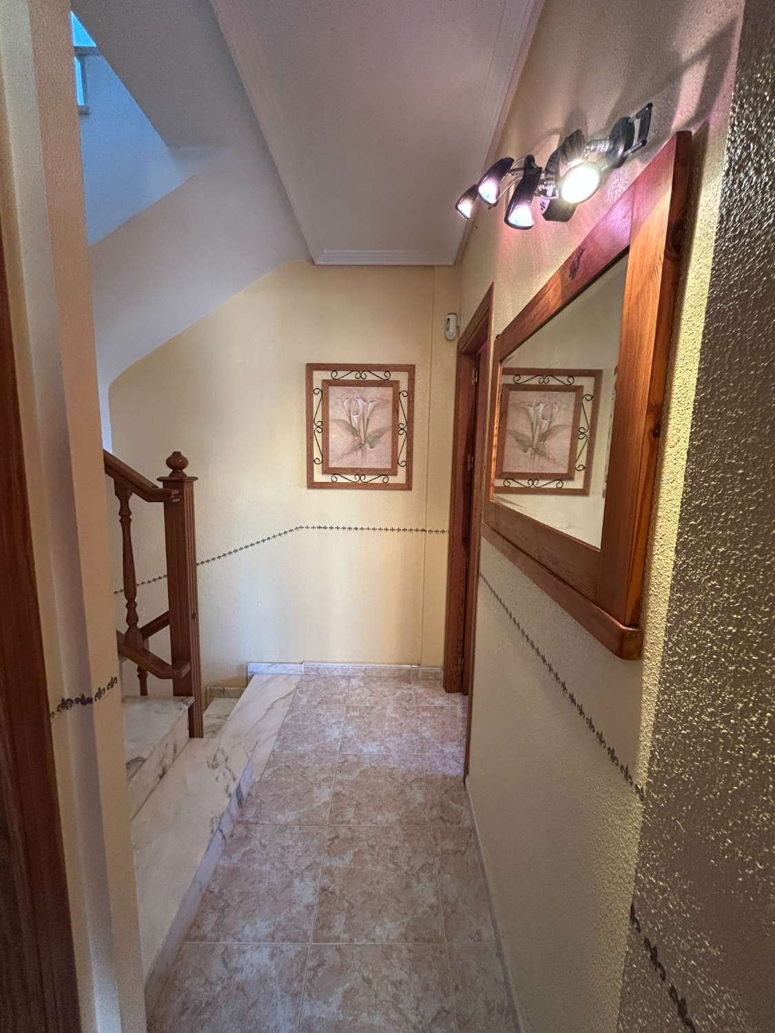 3 soverom, 2 bad hus med privat basseng.