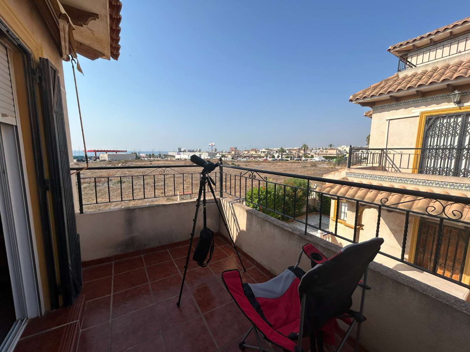 3 soverom, 2 bad hus med privat basseng.