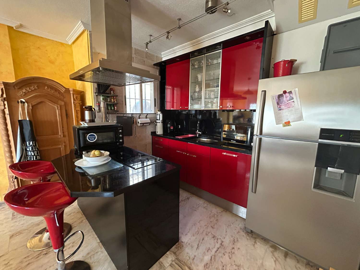 3 soverom, 2 bad hus med privat basseng.