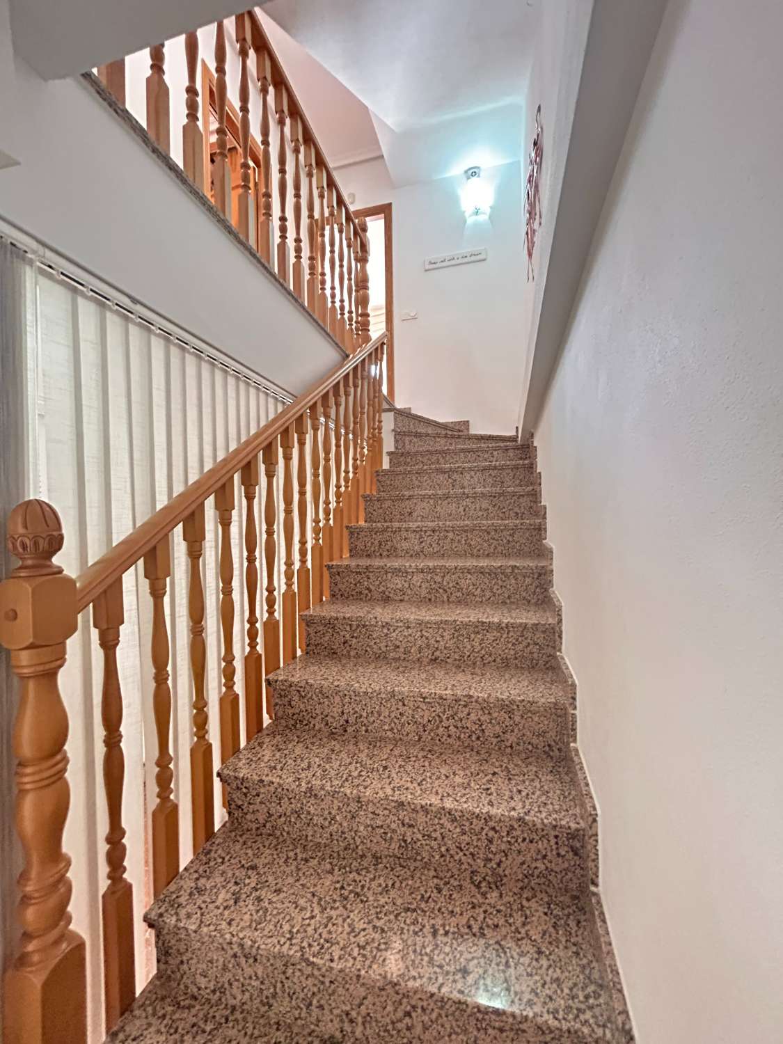 Preciosa casa adosada de 3 dormitorios y 2 baños en Pérgolas del Mediterráneo.