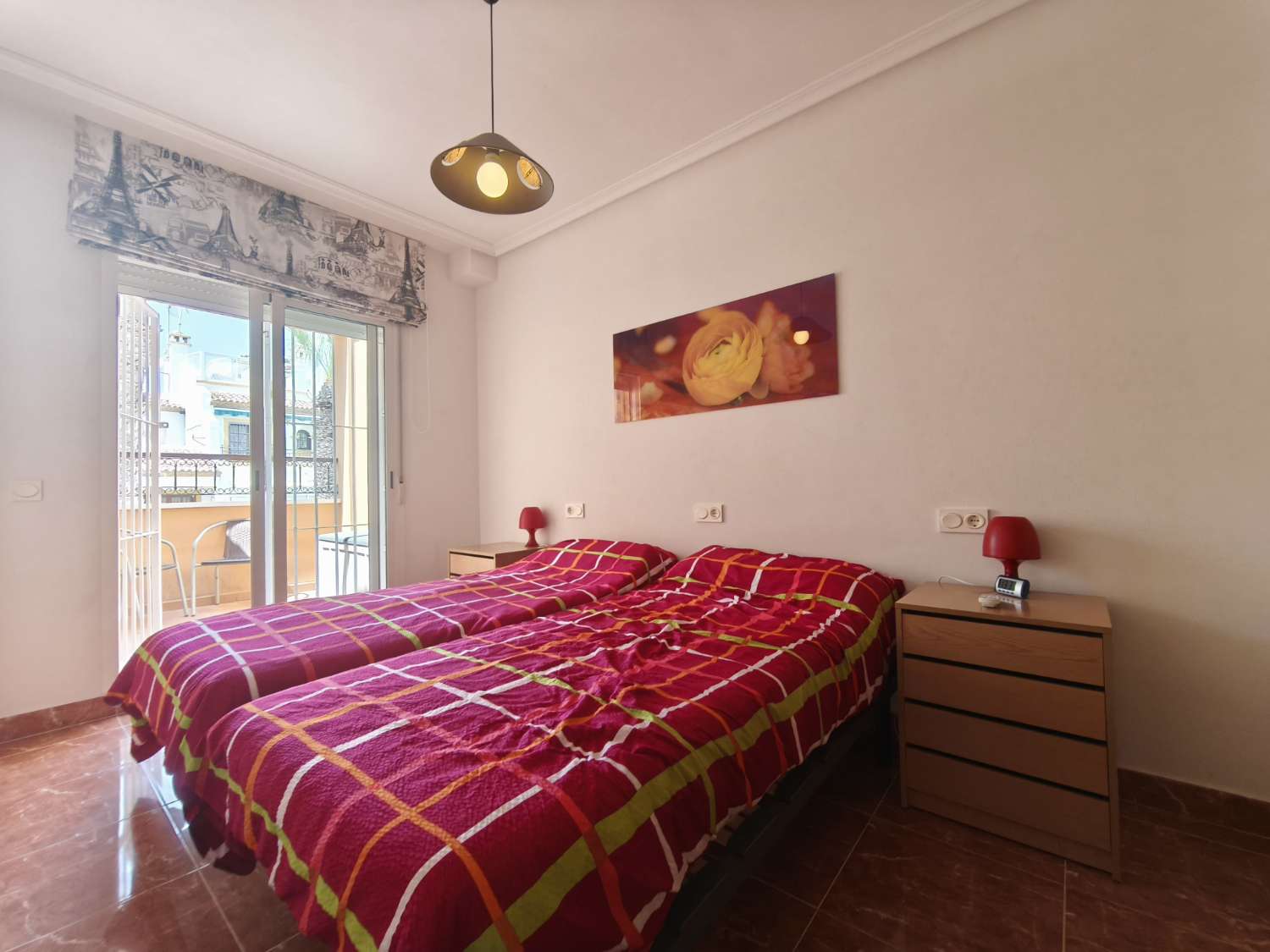 Preciosa casa adosada de 3 dormitorios y 2 baños en Pérgolas del Mediterráneo.