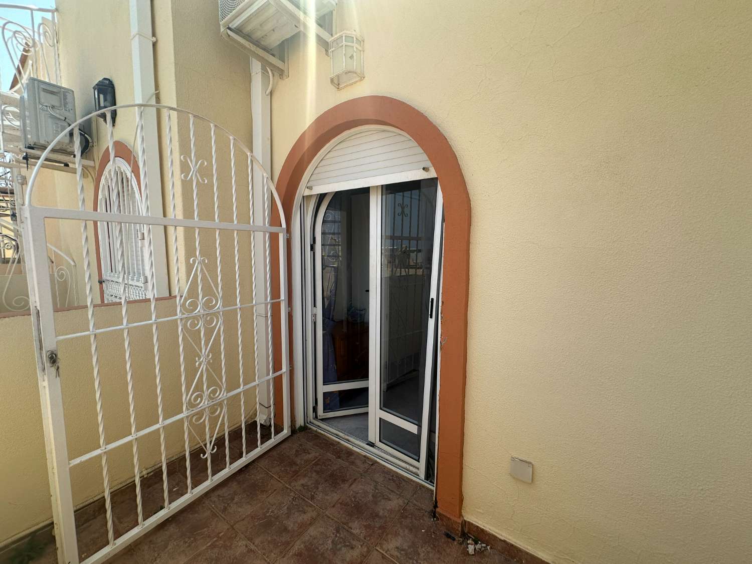 Dúplex de 2 dormitorios y 1 baño en La Florida.