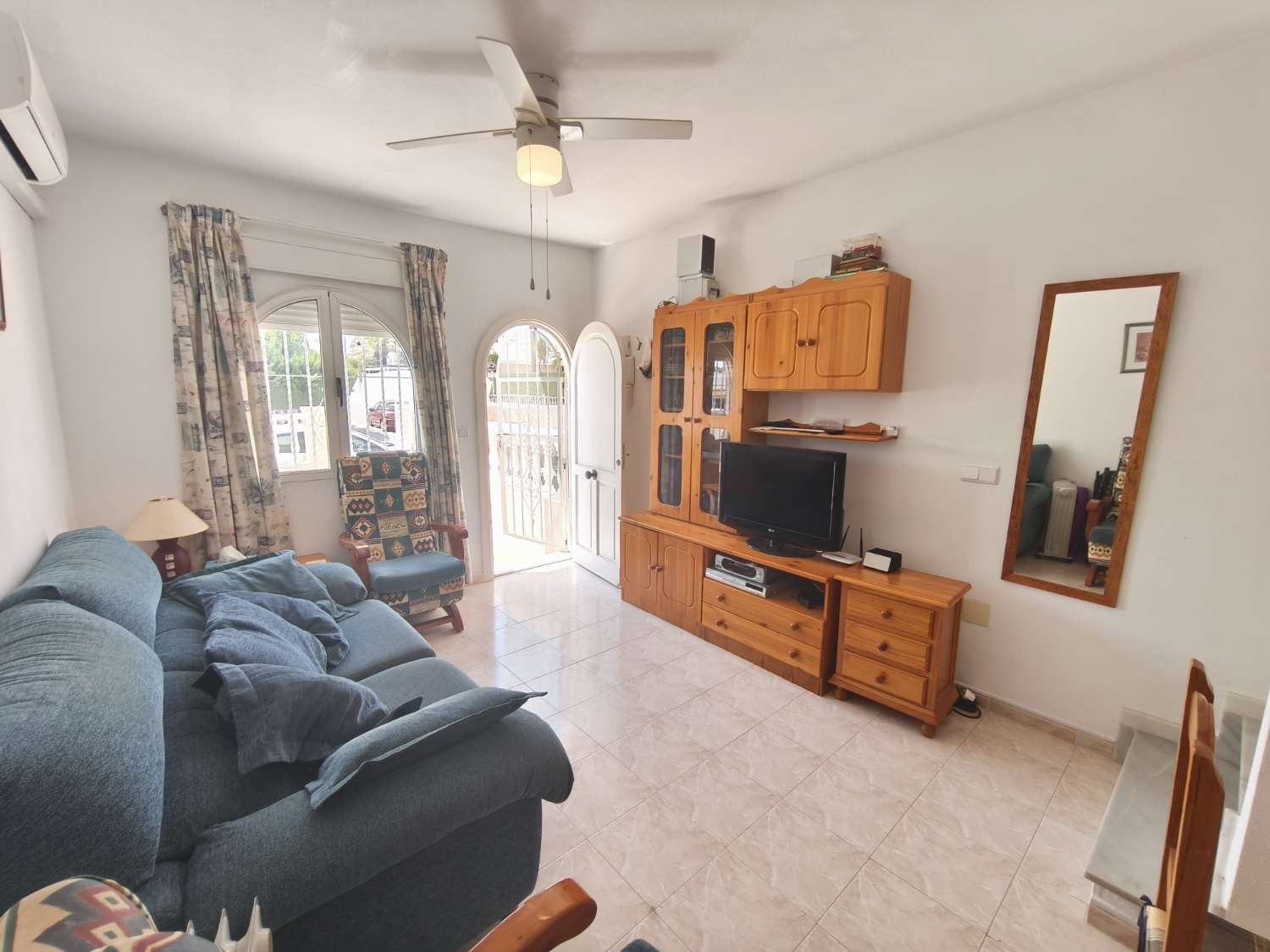 Dúplex de 2 dormitorios y 1 baño en La Florida.