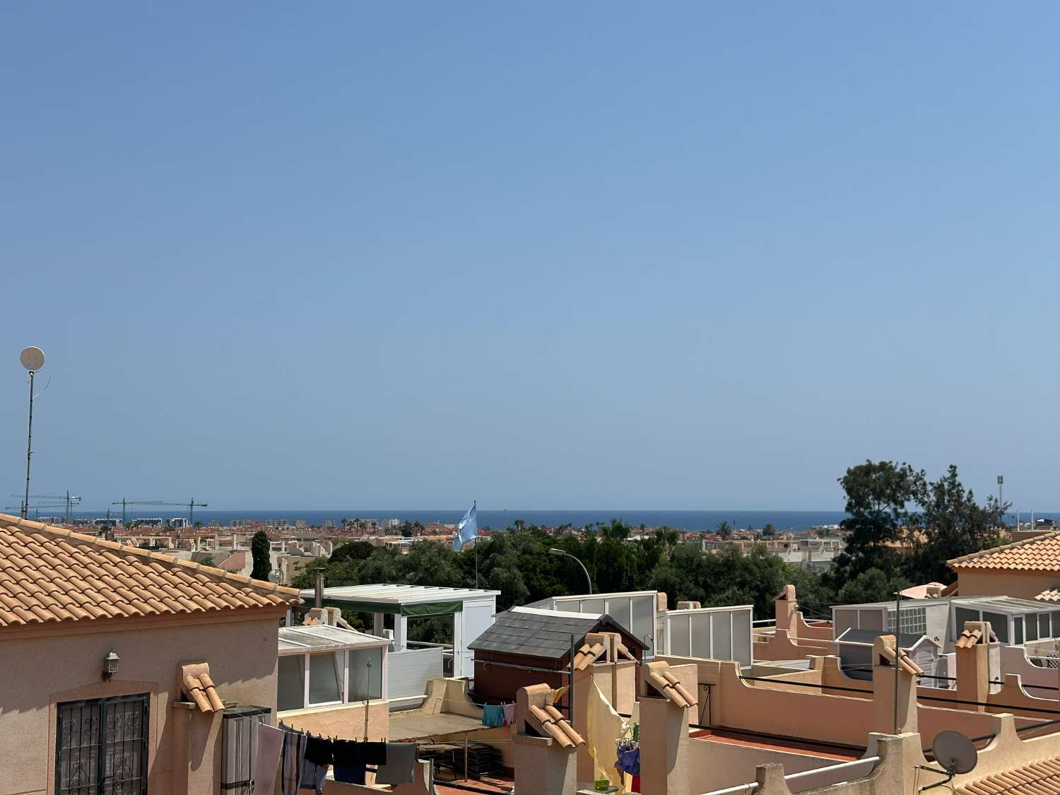 Dúplex de 2 dormitorios y 1 baño en La Florida.