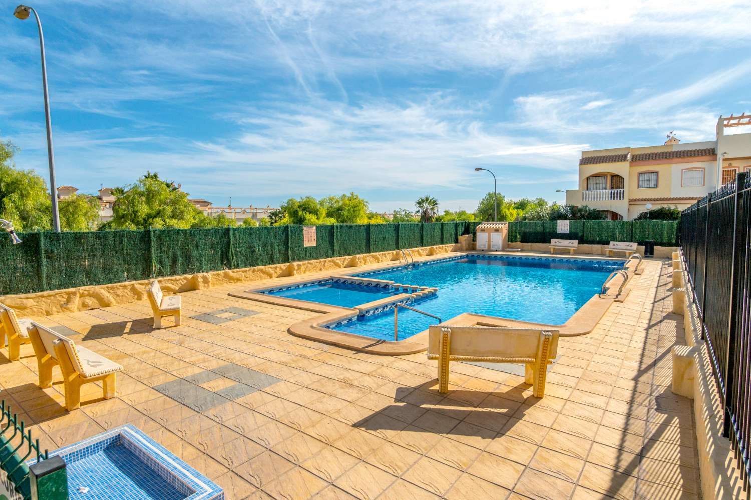 Dúplex de 2 dormitorios y 1 baño en La Florida.