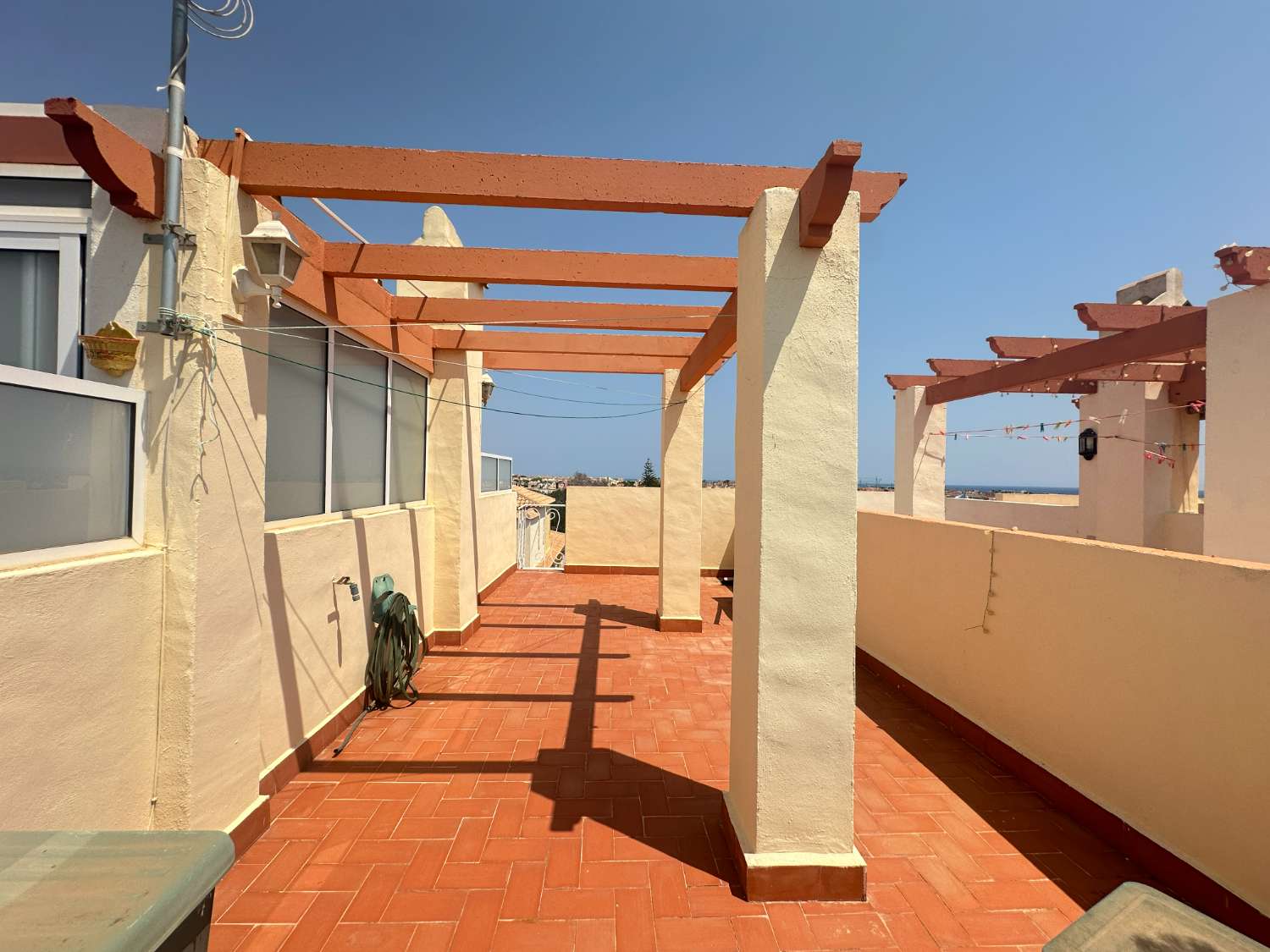 Dúplex de 2 dormitorios y 1 baño en La Florida.